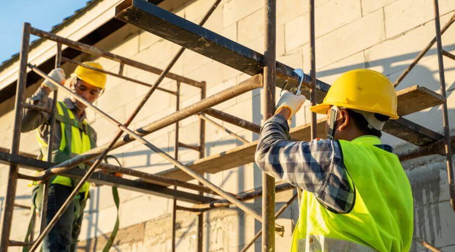 Expert flood damage restoration services in Edwards, MO